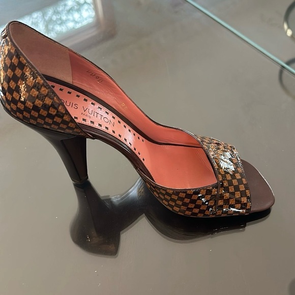 Louis Vuitton Damier Ébène Patent heels size 39 - Picture 2 of 4